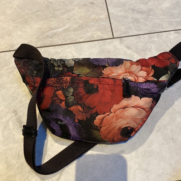 Moncler floral print belt bag - Picture 8 of 11